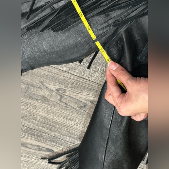 Unik Vtg Black Leather Fringe Jacket - Picture 14 of 16